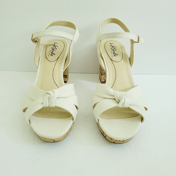 NEW Life Stride White Platforms Sandals - Picture 2 of 6